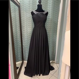 Size 2 Black Beaded Open Back Prom Homecoming Pageant Mom Of Bride Gown Dress